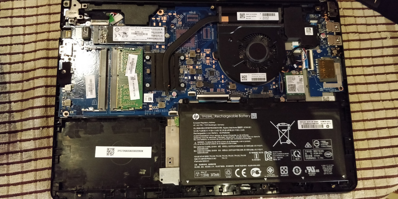 Ноутбук 14 ssd. HP Envy 17 Notebook PC SSD. SSD на ноутбук HP Pavilion 15 Notebook PC. Ноутбук HP 567 материнская плата слот для SSD. Ноутбук HP 15-dw1018nq 2 SSD.