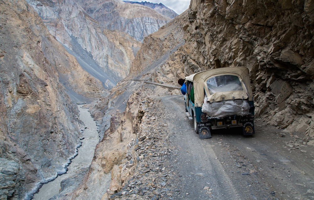 shimshal_valley_Hunza.jpg