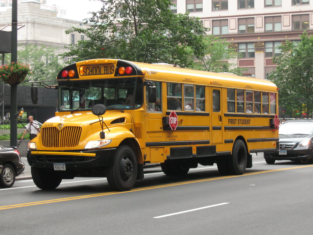 First_Student_IC_school_bus_202076.jpg