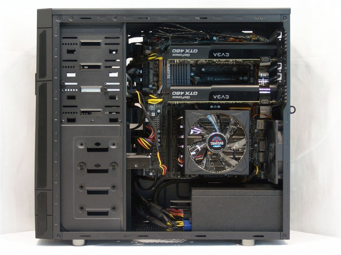 4392_28_bitfenix_outlaw_mid_tower_chassis_review_full.jpg