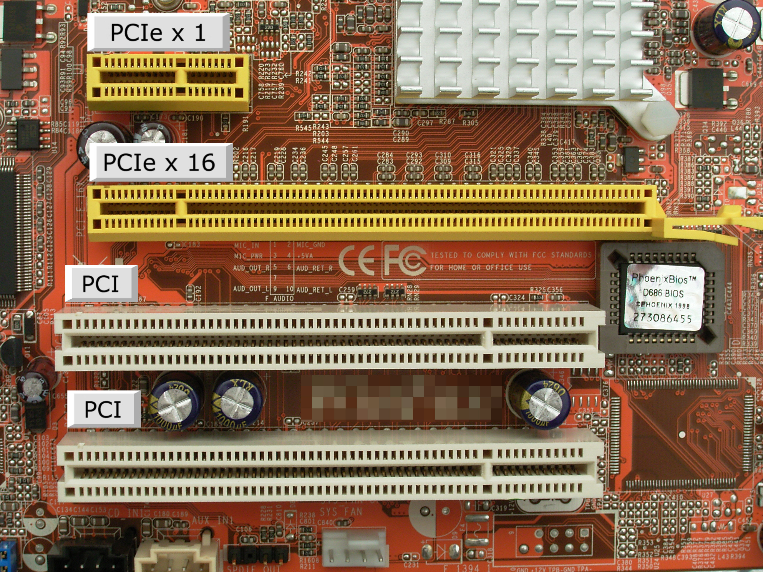 PCI_und_PCIe_Slots.jpg