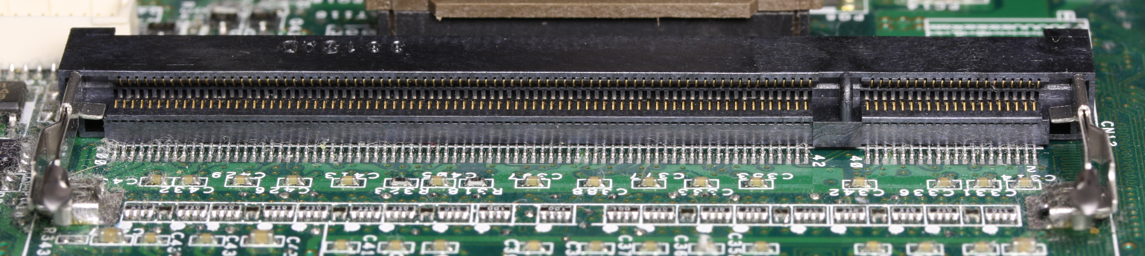 DDR_SO-DIMM_slot_PNr%C2%B00341.jpg