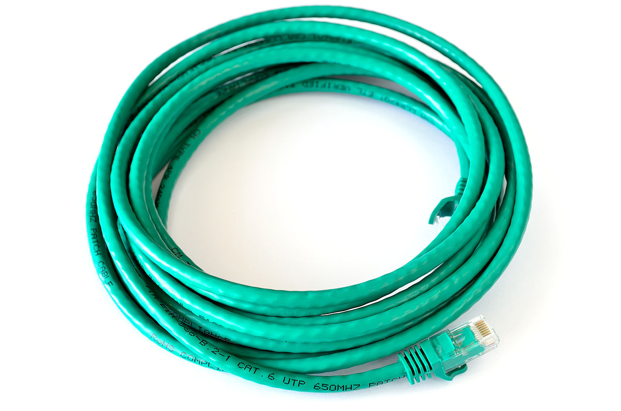 1280px-EthernetCableGreen.jpg